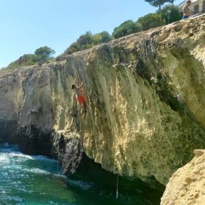 Angie Scarth-Johnson Instagram - Climbing + Water = perfect summer treat.🌊🐟🌞🤍🐋 my fear of sharks keeps me from falling. 🥲

@redbullau @climbing_anchors @thenorthface_aunz @tenayaclimbing @camp1889 @mytendon  @cvok9c @climbersagainstcancerofficial @climbskinspain @frictionlabs #neverstopexploring #tenayaclimbing #climbinginspain #womanclimbers #climbskin #chalkupless #newstandardinchalk #climbinganchors #tenayaathlete