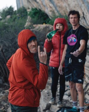 Angie Scarth-Johnson Instagram - Blinked and it was over.🎊❤️🧸

📸 1,3,7 @honngy 
📸6,8 @alexaristei 
📸9 @armandpou 

@thenorthface_aunz @thenorthface @redbullau @redbull @tenayaclimbing @camp1889outdoor @climbing_anchors