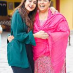 Anita Devgan Instagram – An honour to work with such a Legendary Actor @anitadevgan101 😇❤️ #lambrandalaana 🎬

📸 @sukh_dark_frame Punjab (India)