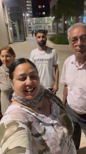 Anita Devgan Instagram - Raat Mastane Film dekh k aae asi Brha man hoya k  Vehli Janta producton house ne kmal di film bnai  bhut shukria tusi aapne Cineme de  Sirr te Sanman wala Shmla Bnn ditta Proud aa tuhade te Love u all