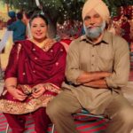 Anita Devgan Instagram – With amazing artist n big brother gurinder makna ji on set of movie  Labrhan da Laana