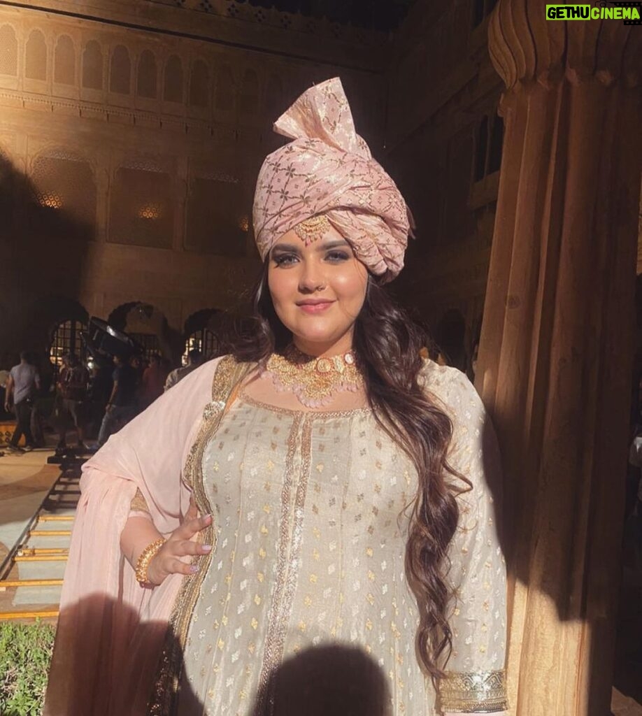 Anjali Anand Instagram - … getting so many messages about my decision to wear a pagdi for Rocky’s wedding in Rocky Aur Rani Kii Prem Kahaani. So many women are saying they’re inspired to do the same, either as a look or for their brothers or friends weddings. It was a collective decision made by me and the creators of the film to go ahead and Make Gayatri wear a pagdi for Rocky’s baraat sequence. Fun fact- I have worn it twice before, maybe more for my brothers’ and close friends’ weddings because, baraati hai, taiyaar ho kar aayenge. The joy it gives me to see how people are messaging me about this, breaking barriers, accepting culture and traditions and at the same time making it their own♥ Go ahead and follow your heart and I promise, you’re not alone. ♥ . . . . . 1st photo Wearing - @manishmalhotra05 (For the first time ever eeeep 🥰) 2nd I usually make my own outfits 🥰 3rd Made by @jayaanand_07 ♥ . . #RockyAurRanikiiPremKahaani #GayatriRandhawa