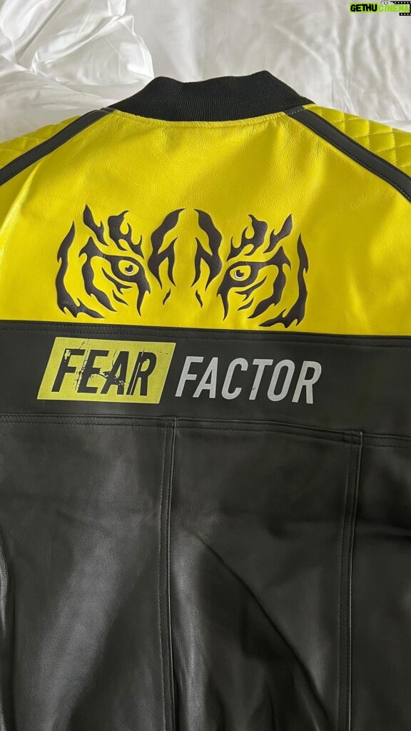 Anjali Anand Instagram - …. ✨Fear Factor✨ I still can’t believe I am a part of this show, a part of reality Television, something I absolutely LOVE watching. I still can’t Believe I actually took this plunge😉 if you know what I mean. I may have been a little out of my comfort zone in the first few days but that’s mainly because, new place, new people, new platform etc but slowly, things got better and Cape Town ne baahein khol ke mera swagat kiya (with a pint of Guinness in each hand) Showing you just a glimpse of my time in Cape Town. All if us bared our heart, soul and bodies and we hope you enjoy the show as much as we enjoyed this process. Not enough money in the world can buy you THIS experience and for that, I’m forever grateful. 5 days to go KHATRON KE KHILADI 15th July se Saturday and Sunday 9pm On @colorstv #KhatronkeKhikadi13 #kkk13 #ColorsTV @viacom18studios @endemolshineind ✨✨✨✨✨✨✨✨✨ Ps. No better music to describe this journey because Hum Na rahe hun, tum kya Mile🤍 Also, double promotion #ImLearning