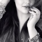 Anjali Anand Instagram - DHOLNA ❤️🤍. . . . . . On #worldmusicday ❤️ … I would like to Dedicate this special reel to this very Dear friend of mine 💝 Super duper Beautiful and power House of talent ❤️‍🔥 i have seen your hardwork and struggle… I wish you all the very best for your upcoming movie #rockyaurranikipremkahani … 🥳❤️ Special for you LADY SRK ❤️‍🔥😋 . . . . . . . | Tag your Love...♥️ . . . Credits: Original Singer : @uditnarayanmusic @lata_mangeshkar Movie : Dil toh pagal hai Movie Director : @yashchoprafoundation Actor: @iamsrk Actress: @madhuridixitnene Cover Song by : Saheal khan Shot & Edited by : @ms_photography_mumbai Location: @nds.artstudio Music by : @girish.saikia.50 Mix & Mastered by : @girish.saikia.50 . . . #singing #music #singer #song #musician #lovesongs #vocals #coversong #singers #artist #singingcover #vocalist #instamusic #talent #musicvideo #acoustic #singersofinstagram #livemusic #art #instacover #karaoke #indiansingers #acousticcover #guitarist #musicislife #bollywood #livesinging #musician #saheal