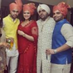 Anjali Anand Instagram - … getting so many messages about my decision to wear a pagdi for Rocky’s wedding in Rocky Aur Rani Kii Prem Kahaani. So many women are saying they’re inspired to do the same, either as a look or for their brothers or friends weddings. It was a collective decision made by me and the creators of the film to go ahead and Make Gayatri wear a pagdi for Rocky’s baraat sequence. Fun fact- I have worn it twice before, maybe more for my brothers’ and close friends’ weddings because, baraati hai, taiyaar ho kar aayenge. The joy it gives me to see how people are messaging me about this, breaking barriers, accepting culture and traditions and at the same time making it their own♥️ Go ahead and follow your heart and I promise, you’re not alone. ♥️ . . . . . 1st photo Wearing - @manishmalhotra05 (For the first time ever eeeep 🥰) 2nd I usually make my own outfits 🥰 3rd Made by @jayaanand_07 ♥️ . . #RockyAurRanikiiPremKahaani #GayatriRandhawa