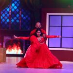 Anjali Anand Instagram - … performing my heart out for you guys tonight yet again. Please watch us perform and vote for me if you guys like our performance and want me to continue on the show. I absolutely love love love being on stage and performing, I believe I’m made for this. You can support this dream of mine to go till the end by voting for me. To vote, please go on the SonyLIV app and click on the jhalak Dikhlaa jaa VOTE NOW banner. Click on my picture to vote. Each number can vote 50 times. Voting lines are open from 9:30pm to 12am tonight only. Please दिल खोल के vote कीजिए ♥️✨ . . . . Hair @pinkyroy9467 @pinkyroy35 Makeup @beauty_integrated_official Asst @nilesh_jadhav_01 Costume @harshalds @shilpa.suraj.chhabra @komalsoni_ Our team ♥️ @dannydjf @kunjanjani @maheshpoojary80 @sunita_datta9 @pawan_tatkare