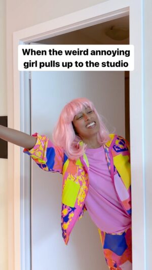 Anjulie Persaud Instagram - Wait for it… 😳 #weird #skit #studio #reels