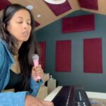 Anjulie Persaud Instagram – Working on a new one #songwriter #indieartist #newmusic