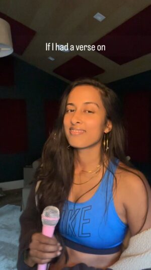 Anjulie Persaud Instagram - Tried an open verse on Paint the Town Red #doja #paintthetownred #openverse #openversechallenge #guyanese #guyana