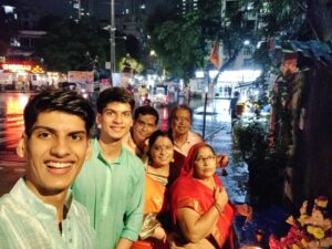 Anmol Jyotir Instagram - "Tujhe fir se jalwa dikhana hi hoga
Agle baras jaldi aana hi hoga"
गणपती बप्पा मोरिया!!!... पुढच्या वर्षी लवकर या!!!😄🙏❤️