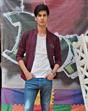 Anmol Jyotir Instagram - It's the attitude that makes you apart..be bold... be italic...but don't be a regular.. 😎♥️👑 #playbold