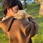 Anna Eremin Instagram - Tenho um bebé nos braços 🐑🌱 #arussanocampo