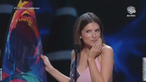 Anna Kendrick Instagram - THE **TEENS** HAVE SPOKEN🏆🏄🏻‍♀️🏆🏄🏻‍♀️🏆 IM A WINNER BABY 😭😭😇