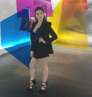 Anna Kendrick Instagram - Tell me your secret 👁