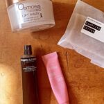 Anna Passey Instagram – S U N D A Y  S E L F C A R E

Sharing a few of my current favourite skincare heroes!

@osmosis_beauty Lift off cleansing balm-I slather this right over my makeup at the end of the day and it lifts everything away beautifully!

@grownalchemist Hand balm-a must for my handbag, their fragrances are out of this world!

@dr.pawpaw (previous PR gifted) I’ve used their products for years, and am a huge fan, but this eye cream has really stood out to me as something special! Perfect consistency, non greasy and definitely brightening! Since using it I notice my makeup sits way less around the creases of my eyes.
There was also an SPF cream in this range, I’m keeping my eyes peeled for as I’ve heard good things and it sold out almost everywhere!

@kipcandleco handmade natural soap scrub bar, the coconut base adds next level moisture and the fine coffee ground exfoliate is THE BEST SCRUB I’ve ever used-great for pre-holiday glow, fake tan removal and dull winter skin, it’s a year round hero for me!