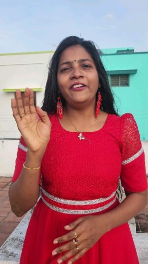 Annabharathi Berchmans Instagram - படிப்பு அவசியமா?📝
#annabharathi #anbudannnabharathi #education #trendingtopic #trendingnow #trending