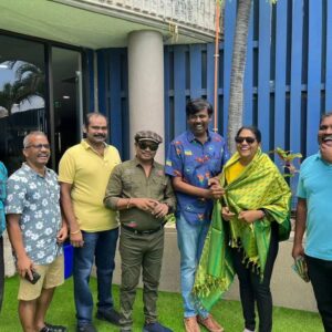 Annabharathi Berchmans Instagram - ஆஸ்திரேலியாவுக்கும் பிலிப்பைன்ஸுக்கும் இடையே உள்ள "பப்புவா நியூ கினியா" நாட்டிற்கு சென்றது மிக்க மகிழ்ச்சி. விமான நிலையத்திலேயே அவர்கள் நாட்டின் கலாச்சார வரவேற்பு நடனம்  ஆடி எங்களை வரவேற்றனர்.. மிகவும் அசத்தலாக இருந்தது. "எங்கெங்கு காணினும் நம் தமிழ் இனமடா" என்பது போல்  நம் தமிழர்கள் அங்கும் இருப்பது, அதிலும் குறிப்பாக  ஆசிரியர்களாகவும் பேராசிரியர்களாகவும் இருப்பது  மிகவும் பெருமைப்பட வைக்கிறது. பிக் பாஸ்க்கு பிறகு  நான் கலந்து கொண்ட முதல்  நிகழ்ச்சி என்பதில் எனக்கு இரட்டிப்பான மகிழ்ச்சி. பப்புவா நியூ கினியா தமிழ் சங்கத்தில் எனக்கு "நகைச்சுவை இளவரசி" என்று பட்டம் கொடுத்து சிறப்பித்தார்கள்.. அதை தங்களிடம் பகிர்ந்து கொள்வதில் மிகவும் மகிழ்ச்சி அடைகிறேன் நண்பர்களே..❤
#annabharathi #anbudanannabharathi  #bigboss #bigbossseason7 #papuanewguinea