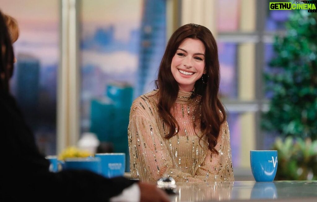 Anne Hathaway Instagram - Thank you so much to @theviewabc for having me to discuss #ArmageddonTime—opening everywhere Friday!