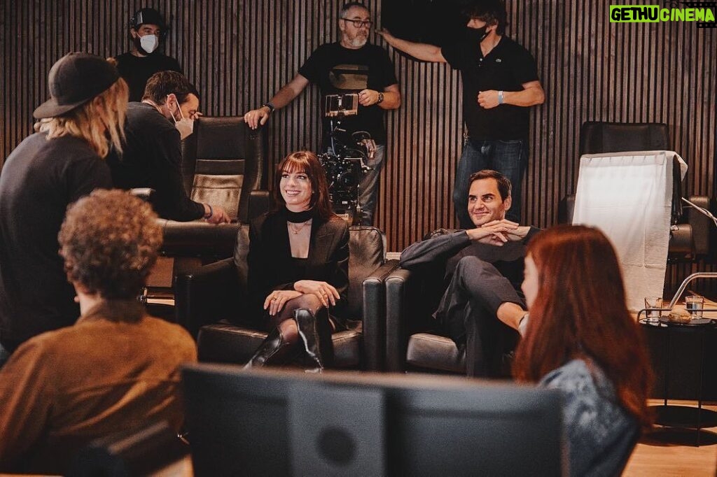 Anne Hathaway Instagram - ✨BTS with the wonderful @rogerfederer- my court, his country ✨🎥 Reposting from @rogerfederer BTS with @annehathaway working on our “masterpiece” 🥸🎬🇨🇭 That was fun 🤩