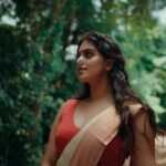Ansha Mohan Instagram - ചന്ദ്രകല🌙 Photography @rd_stories93 Saree @_redpalm Makeover @nashash_makeover . #photo #photoshoot #photooftheday #instagood #instamood #instadaily #ootd #ootdshare #outfitoftheday #streetstyle #trend #photography #lookbook #goodhairday #photomood #shootmode #fashion #fashioninspo #style #styleinspo #girlpower #styleicon #fashionable #fashionnova #fashionblogger #styleblogger