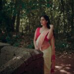 Ansha Mohan Instagram - ചന്ദ്രകല🌙 Photography @rd_stories93 Saree @_redpalm Makeover @nashash_makeover . #photo #photoshoot #photooftheday #instagood #instamood #instadaily #ootd #ootdshare #outfitoftheday #streetstyle #trend #photography #lookbook #goodhairday #photomood #shootmode #fashion #fashioninspo #style #styleinspo #girlpower #styleicon #fashionable #fashionnova #fashionblogger #styleblogger