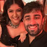 Anshula Kapoor Instagram - I love Love ❤️ 3 days of celebrating my buddyyyyy @dhanrajmadnani & my pari @karishma 🤗✨♾️ #MemsAndGems
