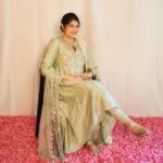 Anshula Kapoor Instagram - Mere yaar ki shaadi thi 🌸✨ Outfit - @payalsinghal Accessories - @amrapalijewels Bag - @thepinkpotli Shoes - @stoffastyle Styled by - @mohitrai with @ruchikrishnastyles @teammrstyles Assisted by - @saumyanaiik Draped by - @nehasalvi_87 Photography - @visualaffairs_va Makeup- @divyashetty_ Hair - @ruchithakur.5