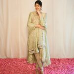 Anshula Kapoor Instagram - Mere yaar ki shaadi thi 🌸✨ Outfit - @payalsinghal Accessories - @amrapalijewels Bag - @thepinkpotli Shoes - @stoffastyle Styled by - @mohitrai with @ruchikrishnastyles @teammrstyles Assisted by - @saumyanaiik Draped by - @nehasalvi_87 Photography - @visualaffairs_va Makeup- @divyashetty_ Hair - @ruchithakur.5