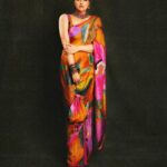 Anshula Kapoor Instagram - Resolution for 2024, Be the color in someone’s gray 🌈✨ Not without my favs: Styled by - @manishamelwani Style team - @kasliwalriddhi @bhavnaaaaa.r Hair - @hairby_shivanik Makeup - @divyashetty_ Photographer - @visualaffairs_va Outfit & customised Potli - @yam.india Jewellery - @sangeetaboochra @aquamarine_jewellery Footwear - @fizzygoblet