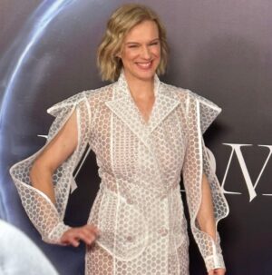 Antónia Lišková Instagram - Pár krásnych “zážitkov” z premiéry mini seriálu “VEDMA” od 16 júna na @voyo.sk @voyo_cz @tvmarkizaofficial @tvnovaofficial 🤍

La premiere di “VEDMA” una mini serie fantasy che spero arrivi presto anche in Italia 🤍

ĎAKUJEM @borishanecka za krasny outfit, si proste naj🙏🏻

Ďakujem celej vedmovskej “rodine” za dôveru a podporu. 🤍
#adrianakronerova 
@japupko 
@reset_actors 
@strapo_official 
@franek_ivan 
@gabrielamarcinkova 
@dagmarhavlova_official 
@nagy_ervin_hivatalos 
@kerekes_vica_official 

Dajte prosím vedieť či sa vám seriál bude páčiť 🙏🏻