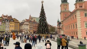 Anthony Carelli Instagram - Seriously though, how amazing does Warsaw look?  All done up got Christmas too. ❤️ it! Thank you @prime_time_wrestlingpl for another great experience. Now let’s crush this show!