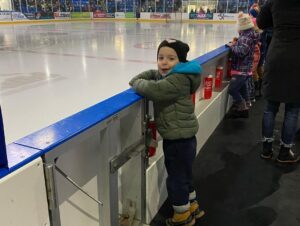 Anthony Carelli Instagram - Marko’s first hockey game experience, the Collingwood Blues put on a clinic tonight. It was a great atmosphere and we will definitely be back. As a parent I use these positive experiences to inspire my son with his future athletic endeavours. AND he got a puck! #ohl #hockey #canada #athlete @cwoodbluesjra