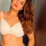 Anupama Agnihotri Instagram - Love Denim 😍 #look #looks #sections #denim #hair #natural #photo #photogram #xoxo #fyp #teamlfg #photodump #instadaily #anupmaagnihotri