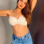 Anupama Agnihotri Instagram - Love Denim 😍 #look #looks #sections #denim #hair #natural #photo #photogram #xoxo #fyp #teamlfg #photodump #instadaily #anupmaagnihotri
