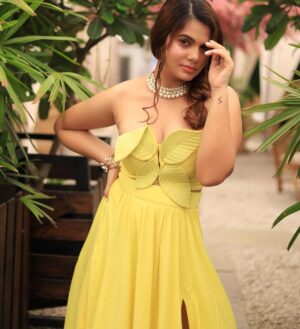 Anupama Agnihotri Instagram - Yellow isn't just a color. It's a positive attitude.

Photographer: @the_pixeleyes
Stylist: @style_deintrepide
Outfit: @laiba.couture
Makeup: @kanak.hmua
Location: @truetrammtrunk & @puneetgidwani

#look #looks #sections #yallow #vibes #vibe #teamlfg #look #lookbok #instadaily #insta #anupmaagnihotri