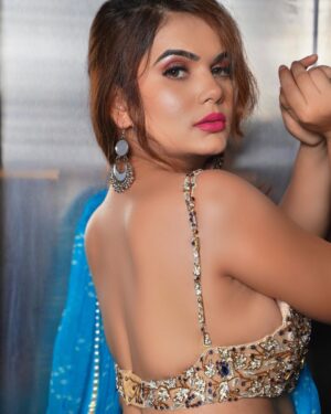 Anupama Agnihotri Instagram - 🩵

#look #looks #sections #saree #saree #teamlfg #insta #lookbook #ootd #instadaily #anupmaagnihotri