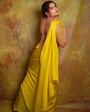 Anupama Agnihotri Instagram - The joy of dressing is in wearing an saree 

#look #looks #sections #saree #sareestyle #lookbook #ootd #potd #teamlfg #instagram #instadaily #anupmaagnihotri
