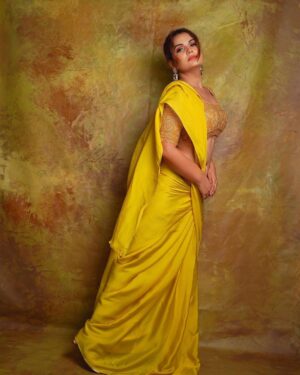 Anupama Agnihotri Instagram - The joy of dressing is in wearing an saree 

#look #looks #sections #saree #sareestyle #lookbook #ootd #potd #teamlfg #instagram #instadaily #anupmaagnihotri