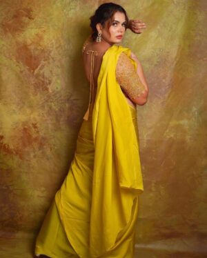 Anupama Agnihotri Instagram - The joy of dressing is in wearing an saree 

#look #looks #sections #saree #sareestyle #lookbook #ootd #potd #teamlfg #instagram #instadaily #anupmaagnihotri