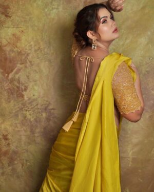 Anupama Agnihotri Instagram - The joy of dressing is in wearing an saree 

#look #looks #sections #saree #sareestyle #lookbook #ootd #potd #teamlfg #instagram #instadaily #anupmaagnihotri