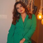 Anupama Agnihotri Instagram - ♻️ 👗 @samirafashionofficial 📸 @shotbysaurabh 💄 @sara_makemeup_academy #look #looks #sections #teamlfg #instapost #instadaily #photo #anupmaagnihotri❤️