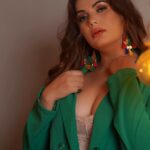 Anupama Agnihotri Instagram - ♻️ 👗 @samirafashionofficial 📸 @shotbysaurabh 💄 @sara_makemeup_academy #look #looks #sections #teamlfg #instapost #instadaily #photo #anupmaagnihotri❤️