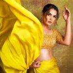 Anupama Agnihotri Instagram - Where there is a saree, there is elegance. Blouse & earrings @samirafashionofficial Saree @labelheenabafna 📸 @shotbysaurabh Mua @sara_makemeup_academy #look #looks #sections #instapost #instamood #teamlfg #photography #photoshoot #anupmaagnihotri