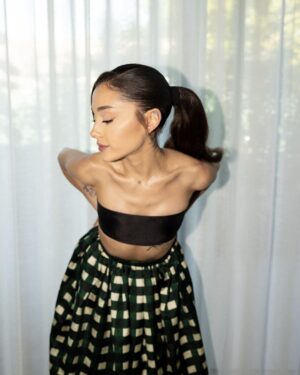 Ariana Grande Thumbnail - 6.3 Million Likes - Most Liked Instagram Photos