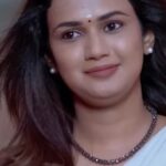 Ariyana Glory Instagram - అంటే శంకర్ కూడా? Watch full video in #themixbywirally youtube channel... #themixbywirally #lovestory #softwarelife #boss #ladyboss #ladybosslife #funny #intsagram #goodvibes #moviescenes #employees #job #jobfair #frustration #ariyanaglory #themixseries #videos #trending #reelsdaily #reelsinstagram #office #newrecruit #tamadamedia