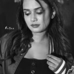 Ariyana Glory Instagram - It’s not an act, it’s just my way ⚡️🤙🏻🤙🏻 Pc @mohan_.portraits