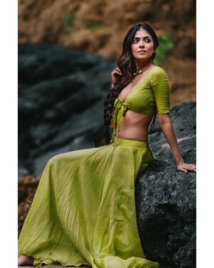 Arjun Kamath Instagram - Leaving the world behind, she would walk into the wilderness. Her feet, soft as petals, kissed the cold rocks in a velvety rhythm. She would sing of colours and winds as she gracefully found room for herself in the lap of Nature. And then, she would rest her frame across the earth, taking respite in the moment and lost in wonderment. That’s when I found her the most alive, when she let her guard down and simply, gracefully, existed. 

Actor- @malavikamohanan_ 
Costume designed and styled by- @wardha_ahamed 
Make-up- @makeupartistkarishmabajaj 
Hair- @nishisingh_muah 
Public Relations- @theitembomb 
Accessories- @bhavyarameshjewelry 

#CapturedOnCanon with a Canon EOS 5D Mark IV 

#portrait #actress #nature #green #photography #arjunkamathphotography #mumbai #instagood #instagram #DoGreatWithCanon #MentorsInFocus #EOSMaestro #malavikamohanan