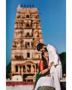 Arjun Kamath Instagram - “The core of beauty is simplicity” ~ Paulo Coelho Anisha+Rohit Hyderabad, 2020 #CapturedOnCanon with a Canon EOS 5D Mark IV + Canon EF 85mm f 1.2/L #wedding #prewedding #arjunkamathphotography #love #couple #hyderabad #ammapallytemple #CapturedOnCanon #DoGreatWithCanon #MentorsInFocus