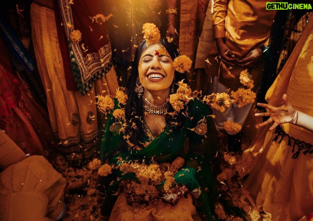 Arjun Kamath Instagram - Different shades of Nidhi on her beautiful wedding day! 🤍 Nidhi & Shirish, Rajkot(February 2022) @canonindia_official #bride #bridal #wedding #weddingphotography #weddingday #bridalsarees #indianwedding #haldiceremony #haldi #DoGreatWithCanon #MentorsInFocus #EOSMaestro #instagood #instagram #arjunkamathphotography Heritage Khirasara Palace