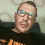 Artyom Khorev Instagram - улыбок тебе дед макар! Другой мудрости не приобрел за это время. Но с вами со всеми такими хорошими и так прекрасно живется) Берегите себя и своих❤️ Как-нибудь всё переживем и куда-нибудь придём🙃 Всех обнял, всем мир🤗🖖🏿 Мой Мир